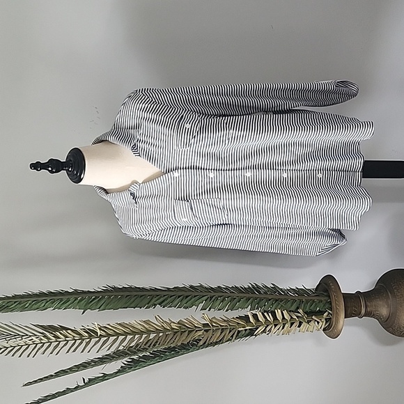 Croft & Barrow Slate Blue and Off White 3/4 Sleeve Button Down Blouse NWT - Picture 1 of 11